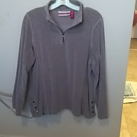 GLORIA VANDERBILT VELOUR PANTSUIT - Picture 2 of 4